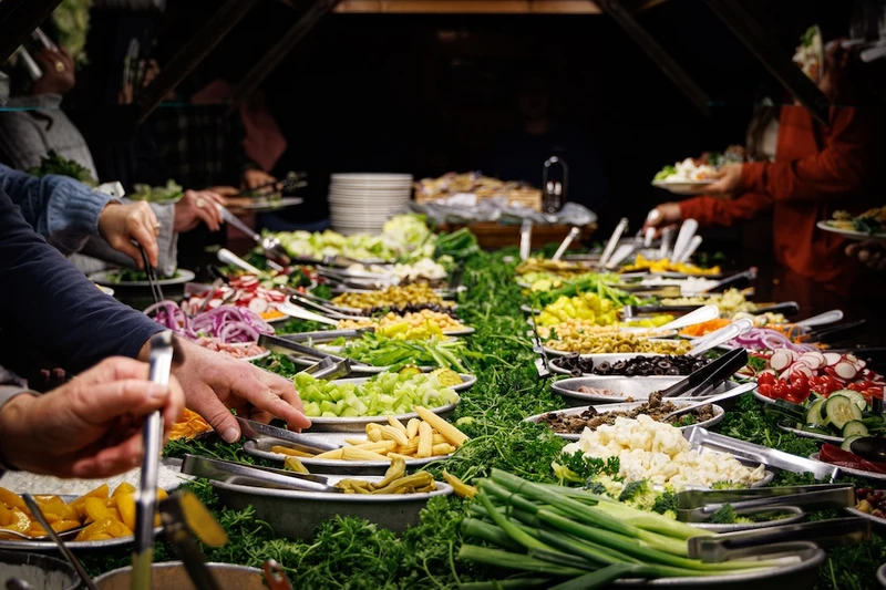 Peddler salad bar
